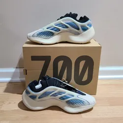 Yeezy 700 Kyanite