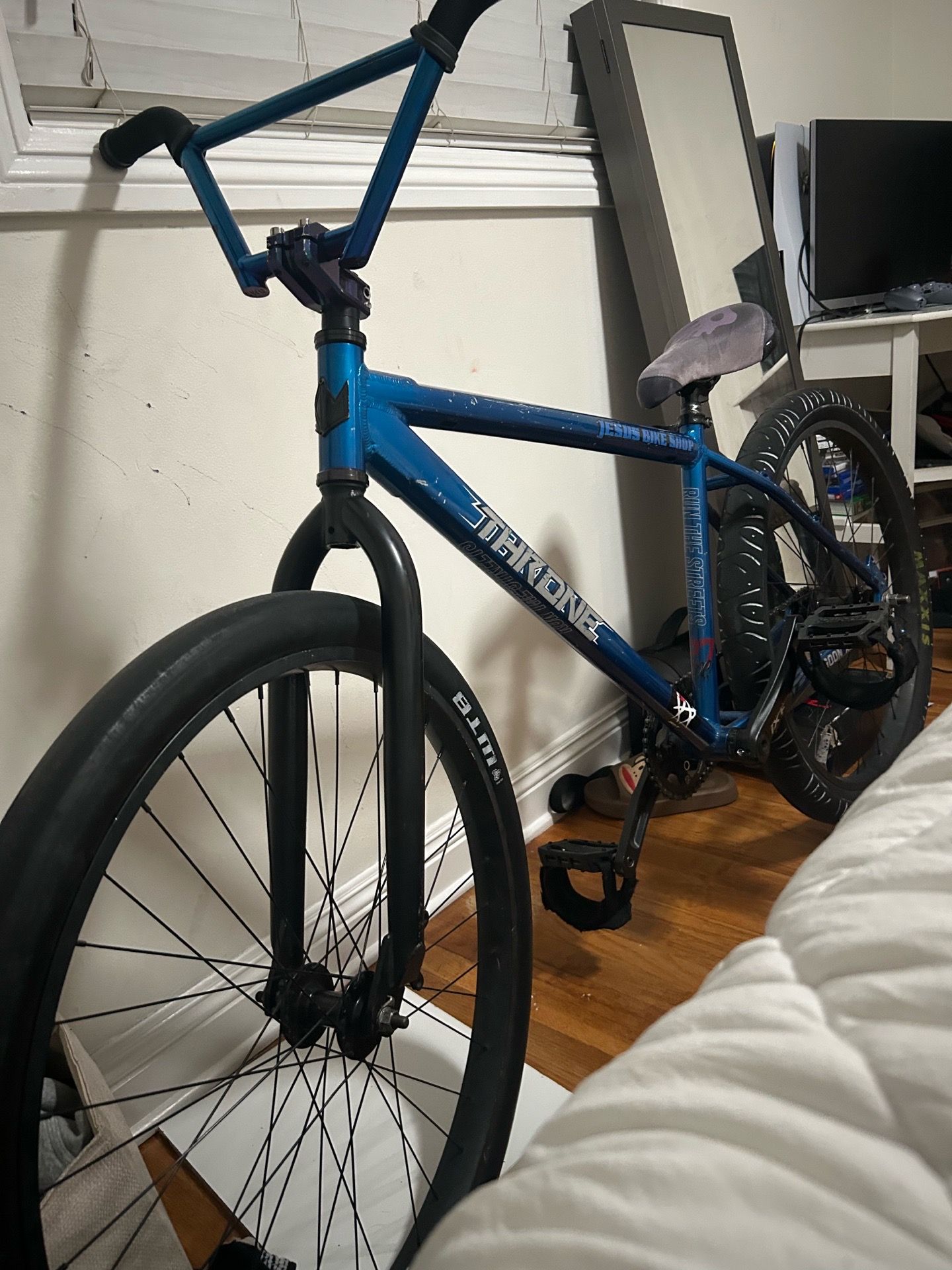 27.5 throne
