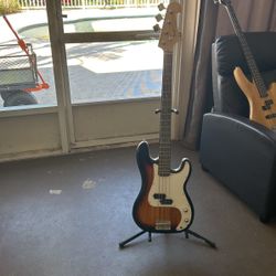 Fender Copy Bass