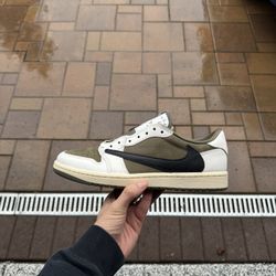 Travis Scott x Jordan 1 Low Medium Olive size 10