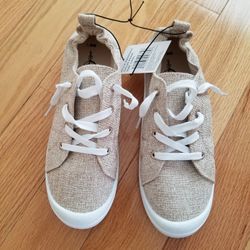 Girl's Lightweight Tan Colored Shoes- Size L 8/9