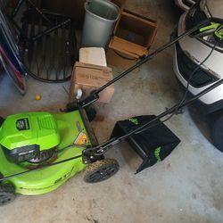 Greenwoorks electronic lawn mower