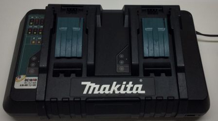 Makita DC18RD 18v Lithium-Ion Dual Port Rapid Optimum Charger (Shows Wear)