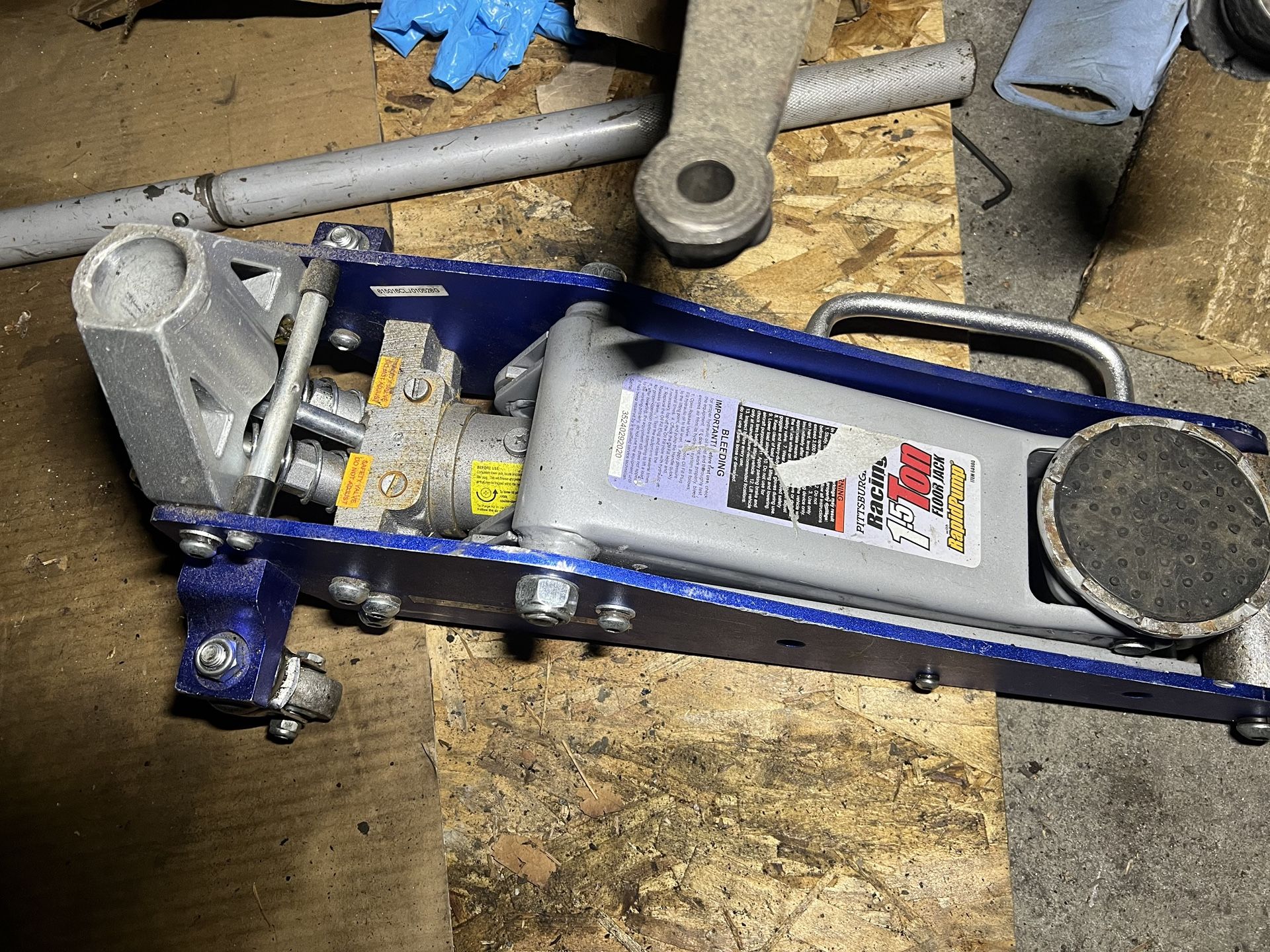 Pittsburgh 1.5 Ton Floor Jack