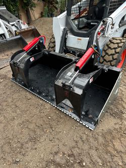 Skid steer grapple bucket attachment