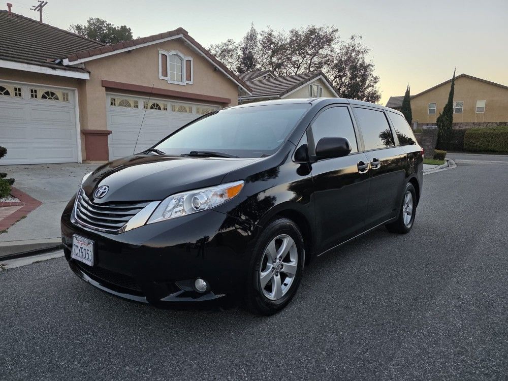 2014 Toyota Sienna