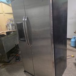 GE PROFILE 25 CUBIC FEET stainless Steel Refrigerator 