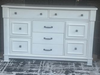 Ashley Millennium white 9 drawers dresser