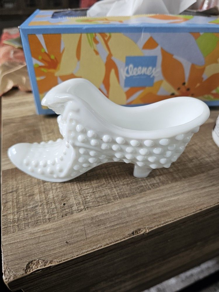 Vintage Fenton White Milk Glass Hobnail Cat Head Slipper Planter Shoe Art Figure No Scratches Or Nicks