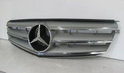 Mercedes C 300 Oem Grill 