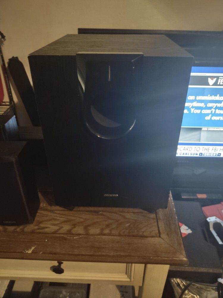 Onkyo Speaker System 7 Speakers In Total