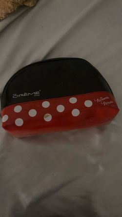 The Crème Shop Minnie Mouse Cosmetic Bag