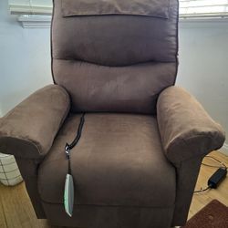 Recliner With Lift