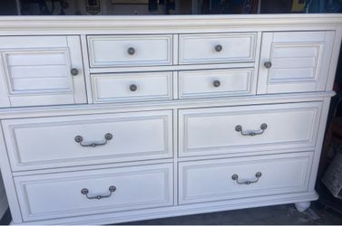 Dresser & Nightstand Combination