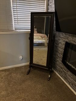 Jewelry armoire