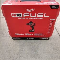 Milwaukee Power Drill 