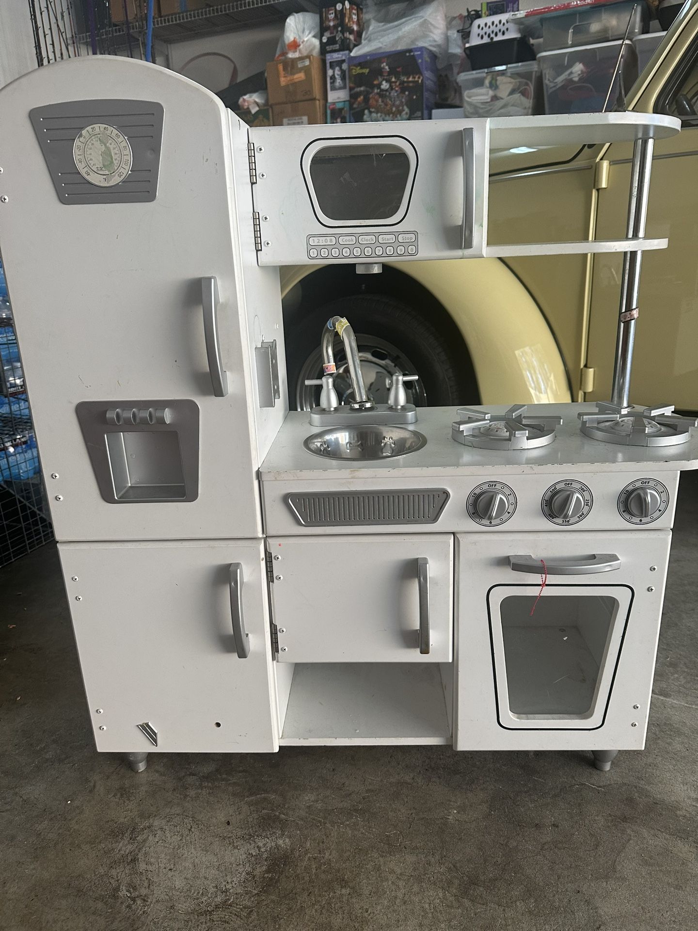 KIDKRAFT PLAY KITCHEN - USED