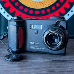 Nikon Coolpix 800 digital camera