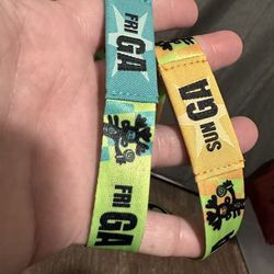 Lollapalooza Friday And Sunday GA Tickets / Wrist Bands In Hand