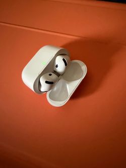 AirPods 4 with ANC