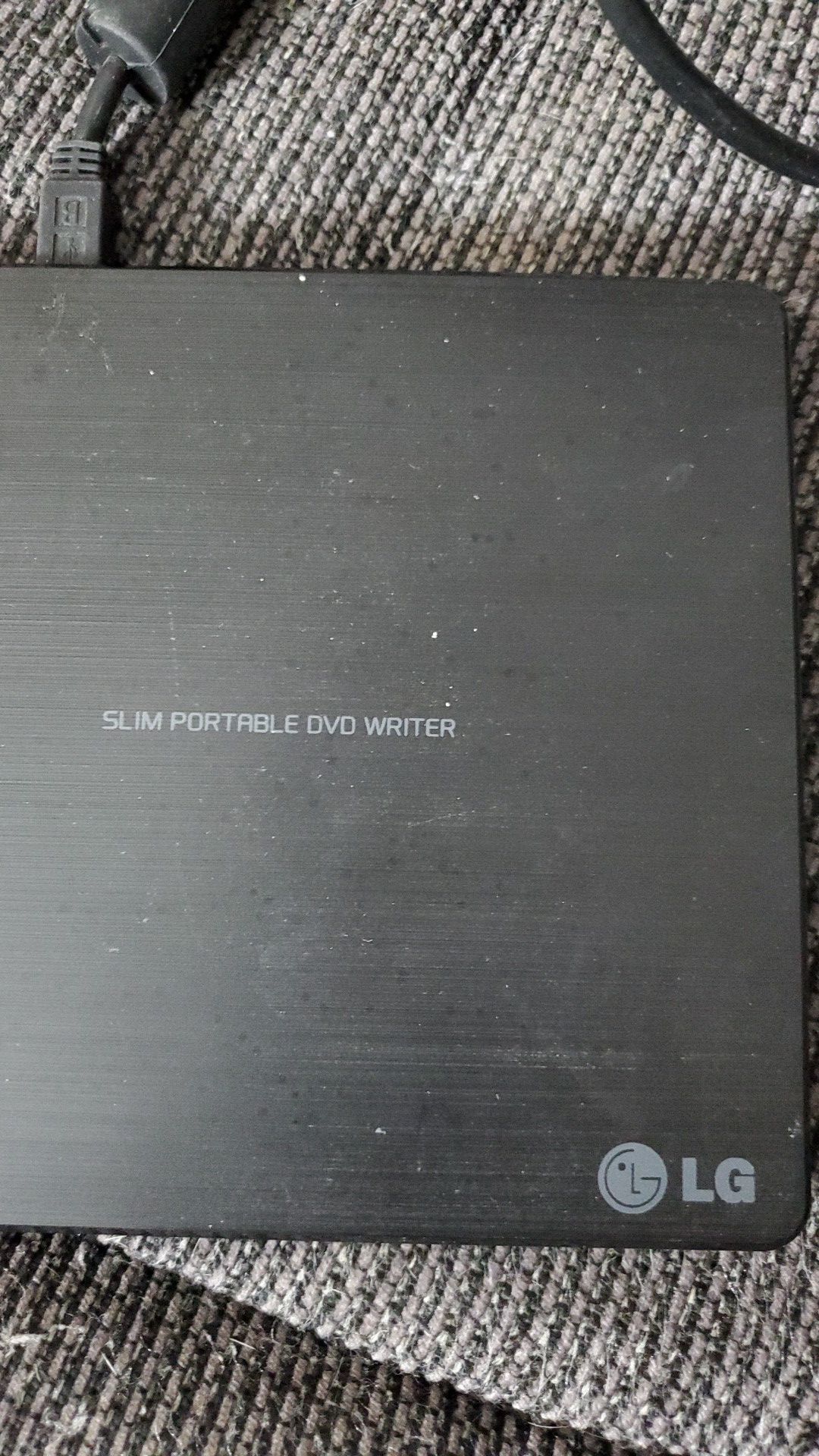 LG SLIM PORTABLE DVD WRITER / CAN CONNECT TO COMPUTER