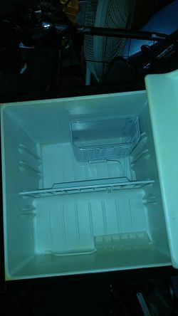 Magic chef mini fridge