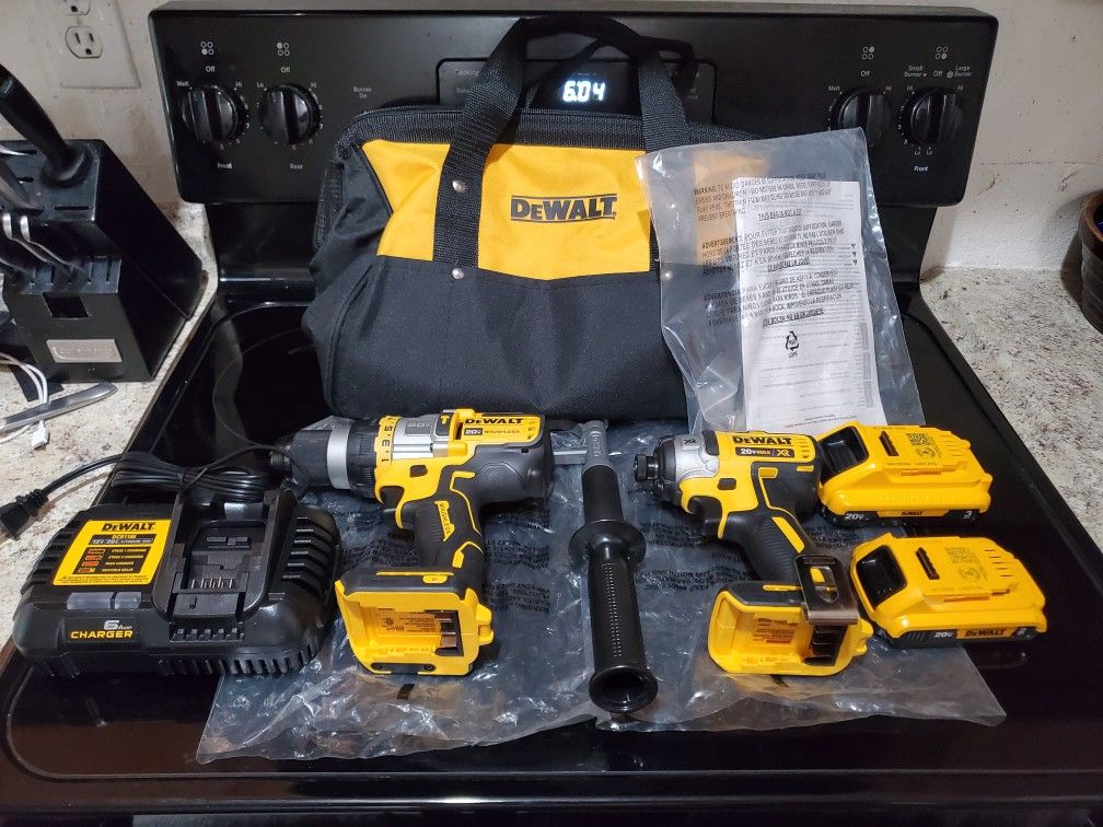 Dewalt FlexVolt Hammer Drill, Impact Driver Combo With 2AH And 3AH Battery, Bag, And Charger Brand New Hablo Español