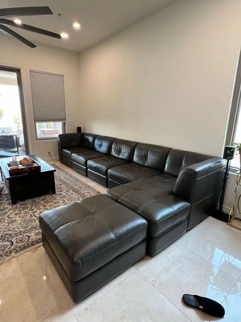 Modular Italian Leather Sectional – Luxury Comfort & Style