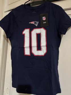 Patriots t shirt size large in women