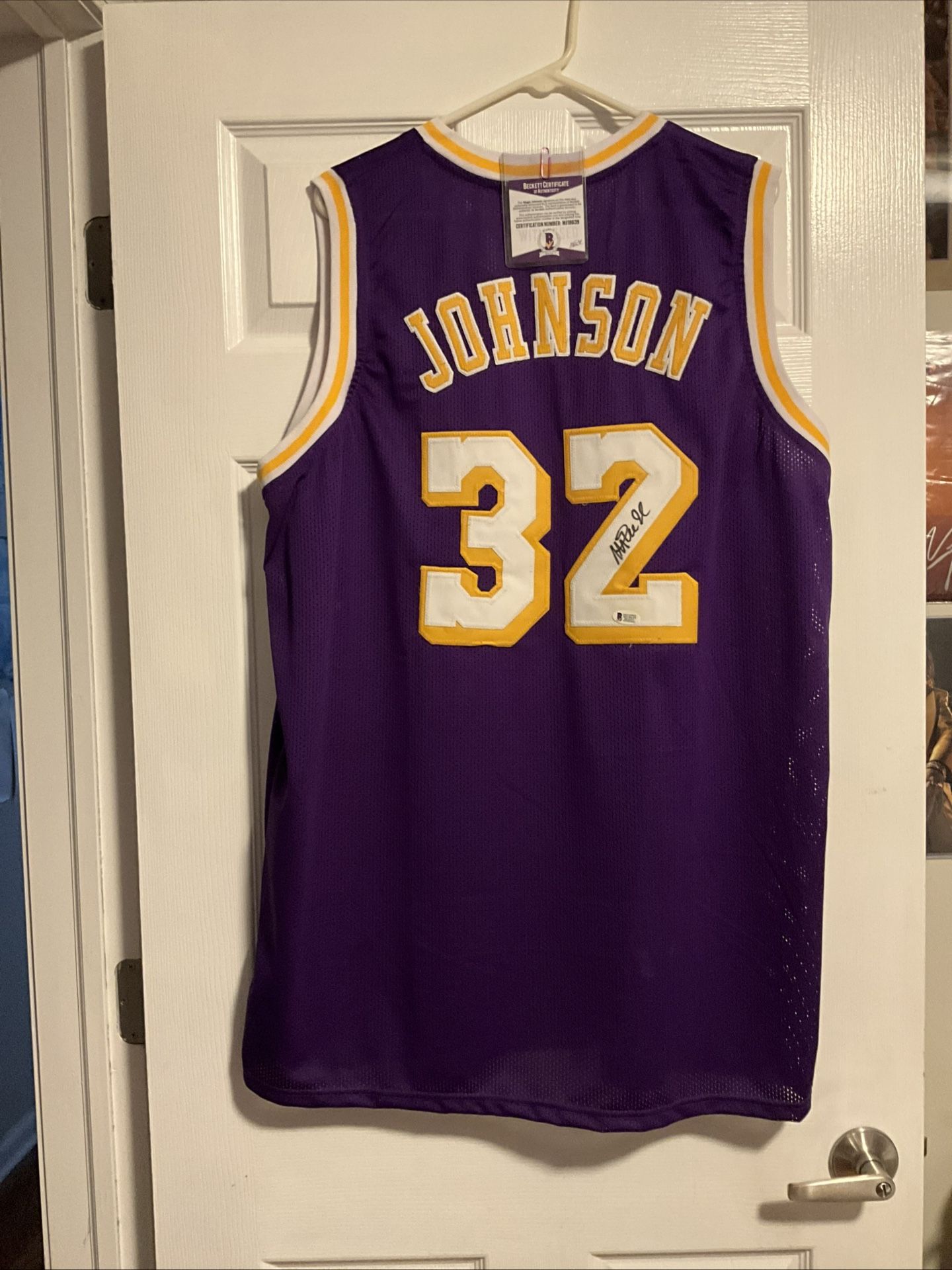 MAGIC JOHNSON SIGNED BECKETT COA CUSTOM PURPLE JERSEY