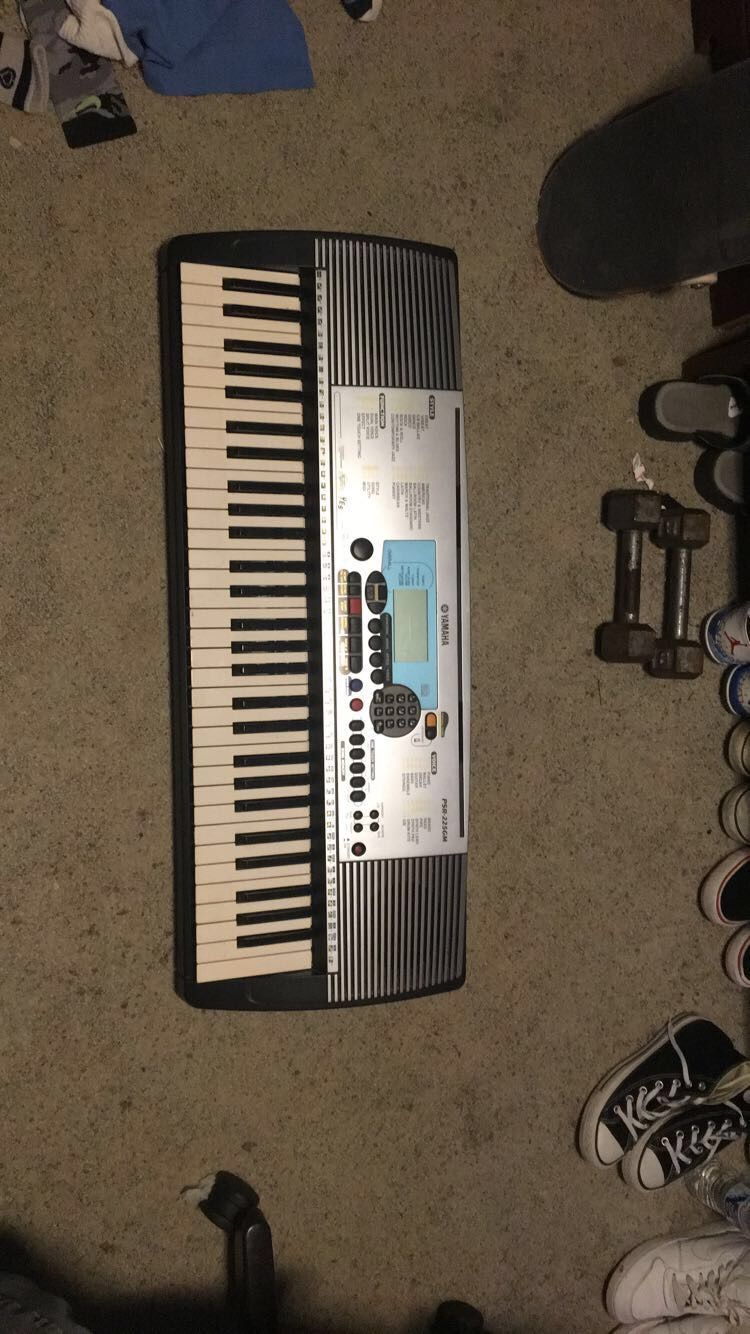 YAMAHA PSR225GM (Old Version)