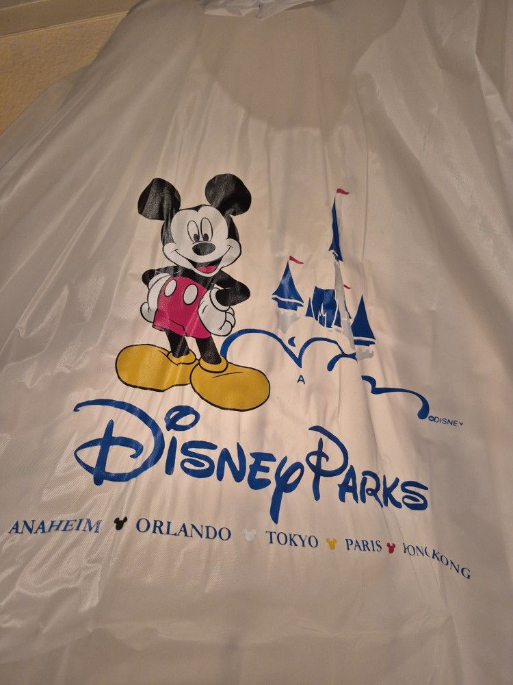 Disney Parks Rain Pancho. Clear With Hood. Disneyland DisneyWorld