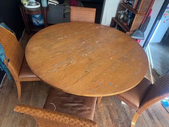 Round Wood Dining Table with 4 Wicker Chairs