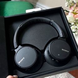 Sony Noise Cancelling Headphones WHCH70ON: Wireless Headset with Mic