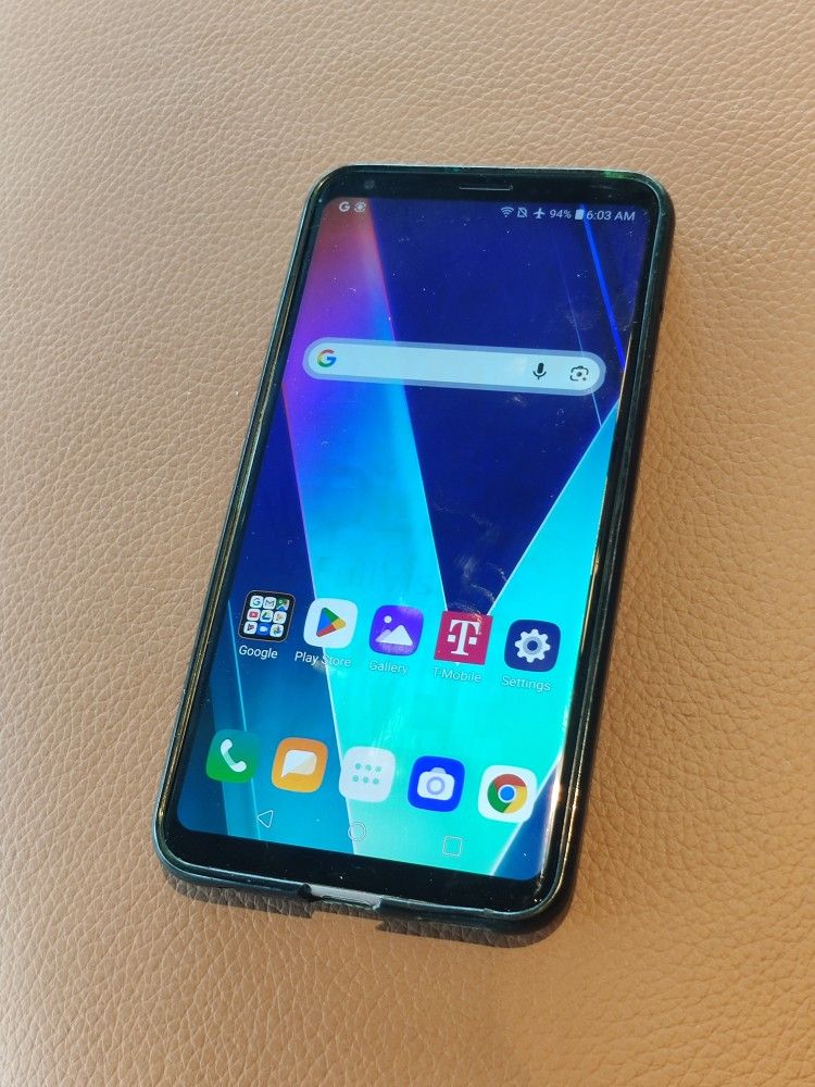 Unlocked LG v30 6.0" AMOLED Screen, 128gb, 16MP Camera, 4gb Ram, 3300mah Battery