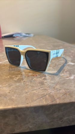 Burberry Box Frame Sunglasses