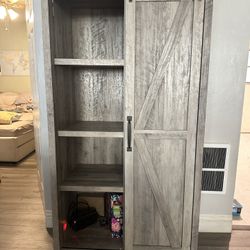 Farmhouse Bookshelf