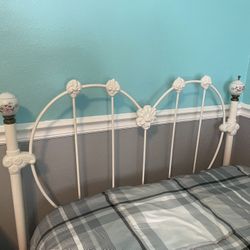 Twin Bed With Trundle 