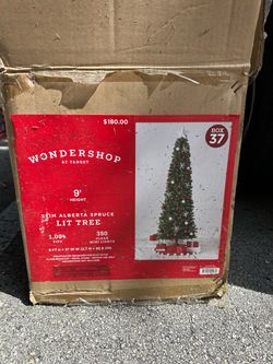 Wondershop at Target Slim Alberta Spruce pre-lit Christmas tree - 9ft tal