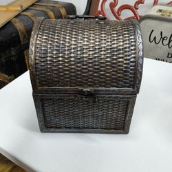 Vintage Style Wicker Box