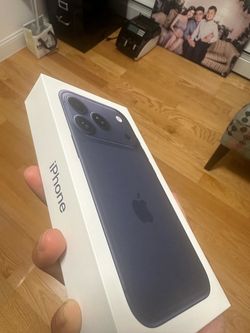 Apple iPhone 17 Pro blue Box