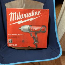 Milwaukee 1/2-in Impact Wrench