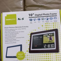 Hannspree 10" Digital Photo Frame & Media Player (Model SD1073MR)