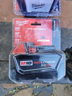 Milwaukee
M18 18-Volt 5.0 Ah Lithium-Ion XC Extended Capacity Battery Pack