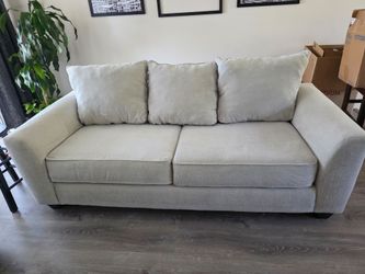 Dennin Heights Gray Sofa