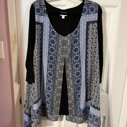 Women’s Size 22 /24 Tunic Length Top with 3/4 Length Sleeves.  Topic main part Meade of 100% Polyester.  Lining 95% Viscose and 5% Elastane.  Preowned