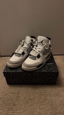 Air Jordan 4 retro military black