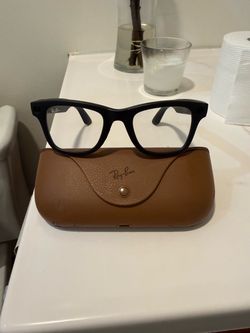 Ray-Ban Meta Smart Glasses with Case