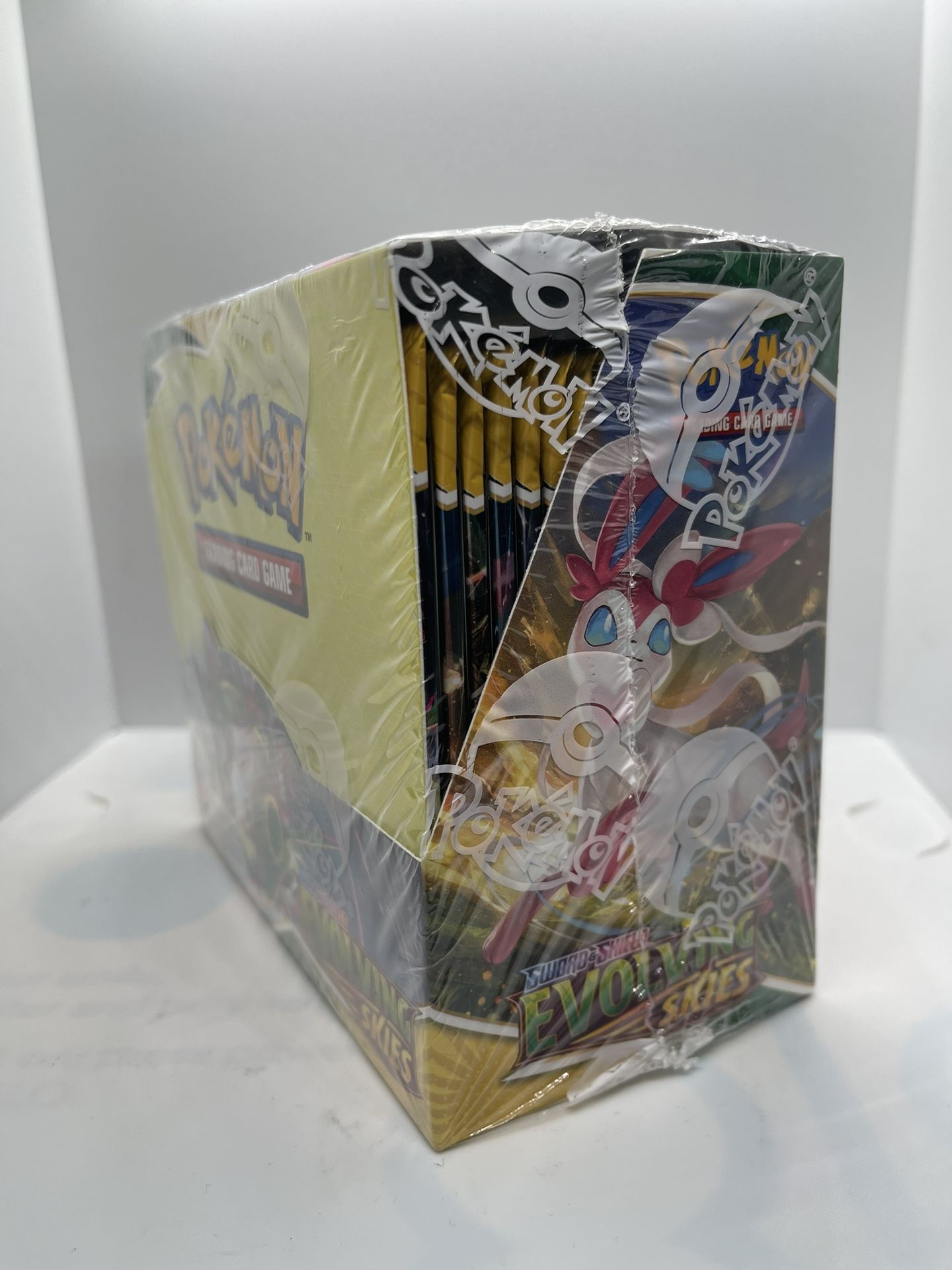 Evolving Skies Booster Box Sealed New Pokmon First Print for Sale in  Irwindale, CA - OfferUp