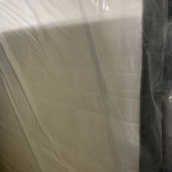 Queen memory foam Tempur-pedic must go this week. Asking 400. I can also deliver